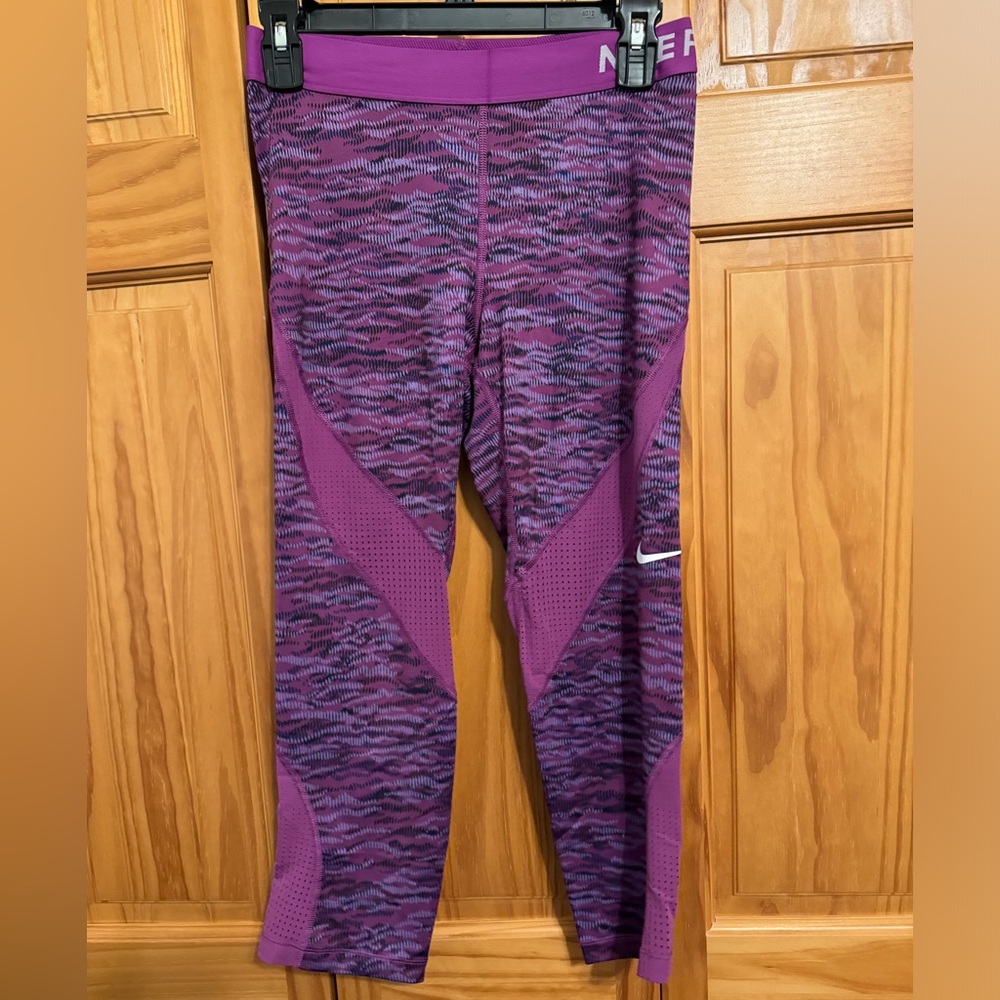 Nike Womens Vibrant Purple Leggings